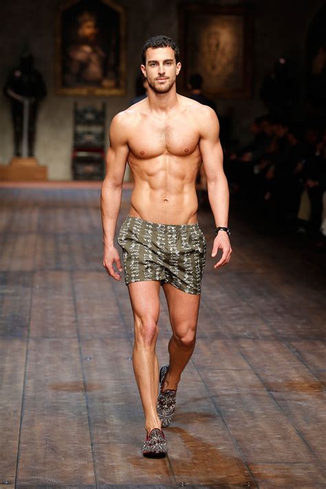 sandale dolce gabbana homme|dolce and gabbana masculine.